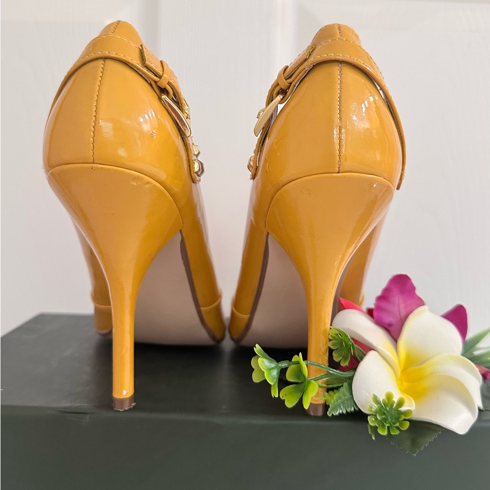 DELICIOUS ~ Patent Yellow Cruelty-Free 5” Stiletto Heels w/Gold Accents size 8.5 - Picture 9 of 10